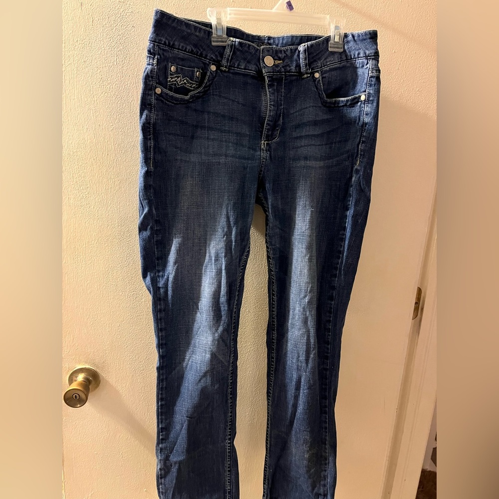 Woman’s size 14 medium riders by Lee jeans